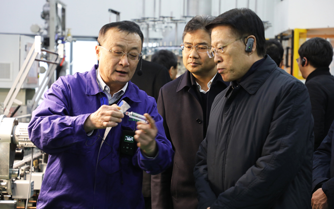 淄博市委書(shū)記江敦濤來(lái)公司參觀（大）.jpg